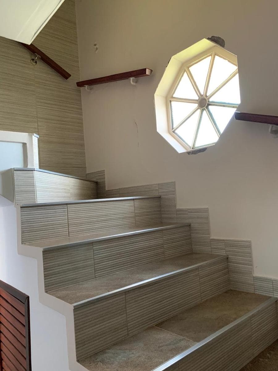Casa 4 ambientes y terreno en punta mogotes