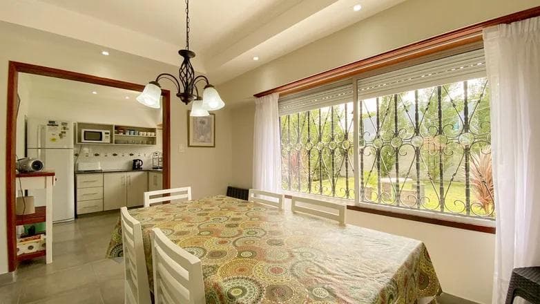 Casa 4 ambientes y terreno en punta mogotes