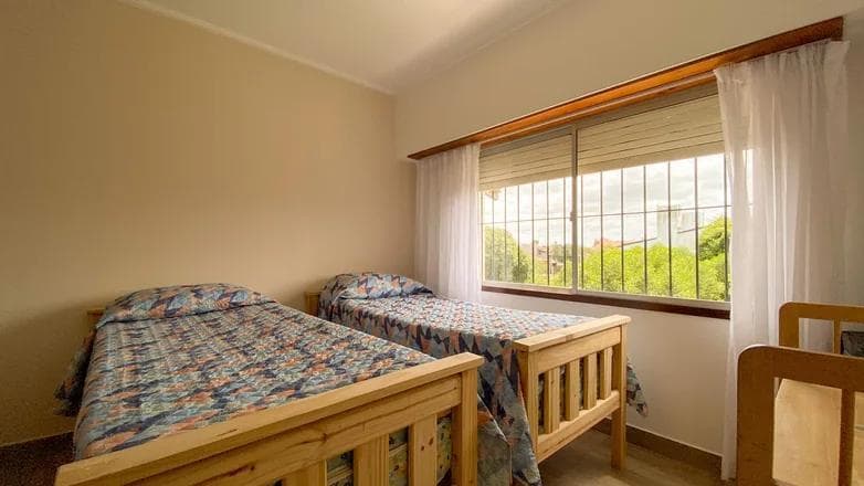 Casa 4 ambientes y terreno en punta mogotes