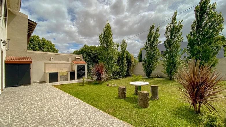 Casa 4 ambientes y terreno en punta mogotes