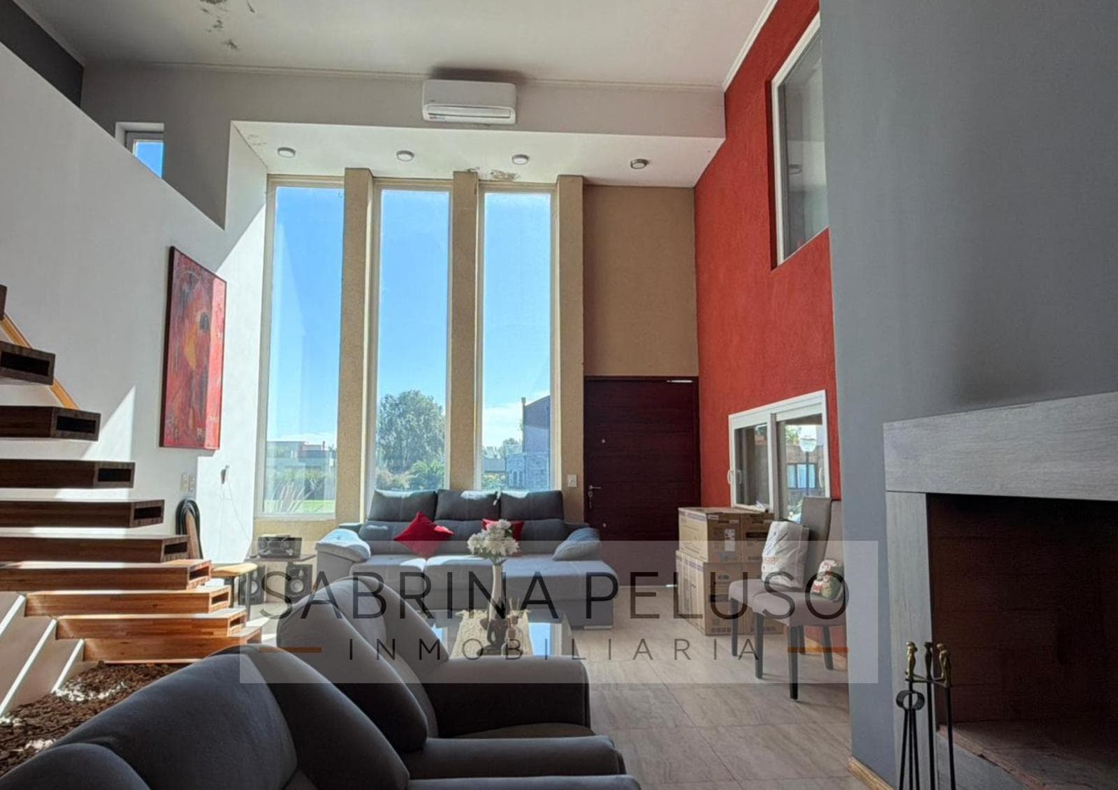 House for Sale in Prados del Oeste: 6 Rooms, Pool, Double-Height Ceiling, Financing Available