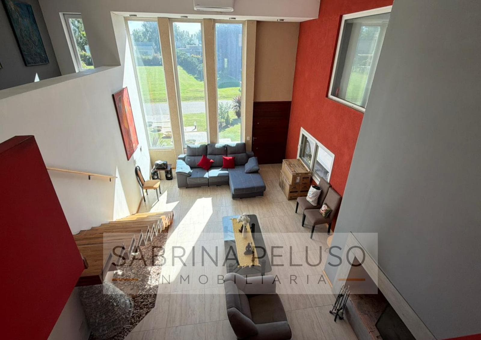 House for Sale in Prados del Oeste: 6 Rooms, Pool, Double-Height Ceiling, Financing Available