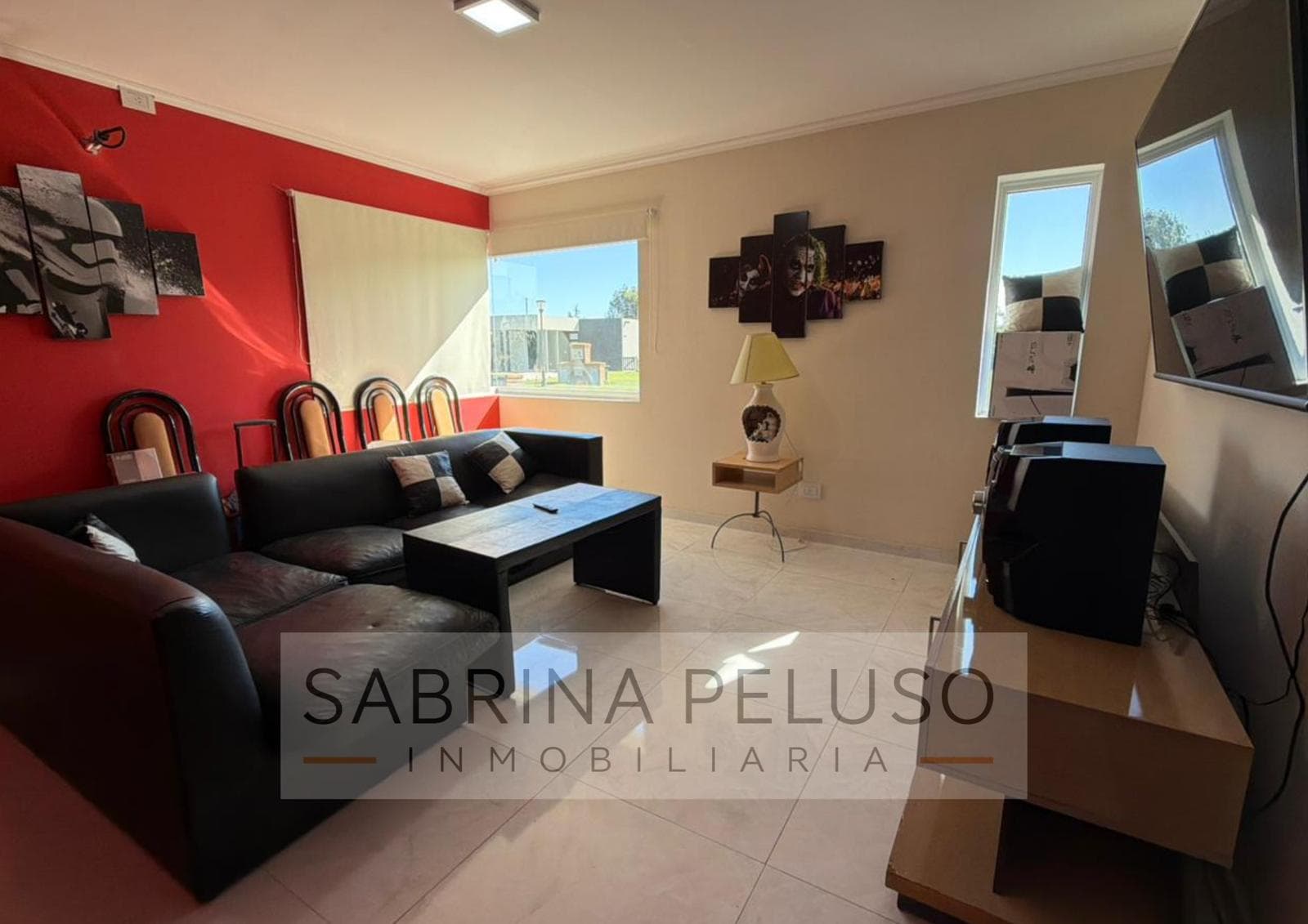House for Sale in Prados del Oeste: 6 Rooms, Pool, Double-Height Ceiling, Financing Available