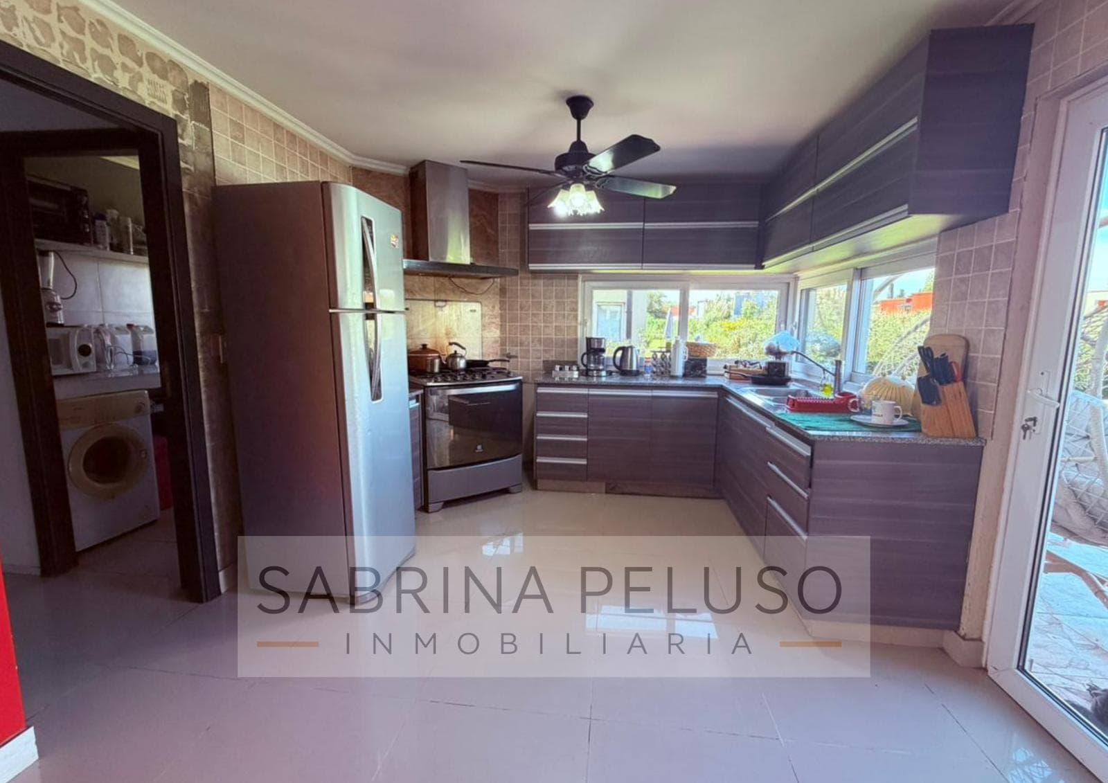 House for Sale in Prados del Oeste: 6 Rooms, Pool, Double-Height Ceiling, Financing Available