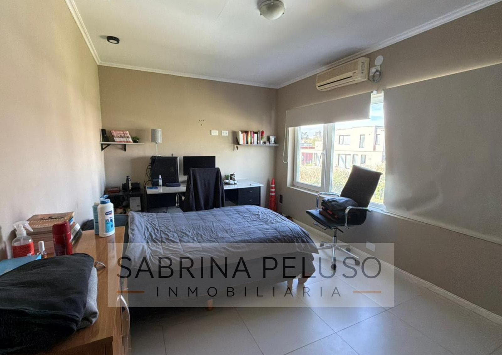 House for Sale in Prados del Oeste: 6 Rooms, Pool, Double-Height Ceiling, Financing Available
