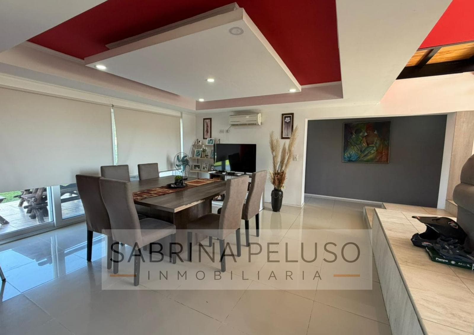 House for Sale in Prados del Oeste: 6 Rooms, Pool, Double-Height Ceiling, Financing Available
