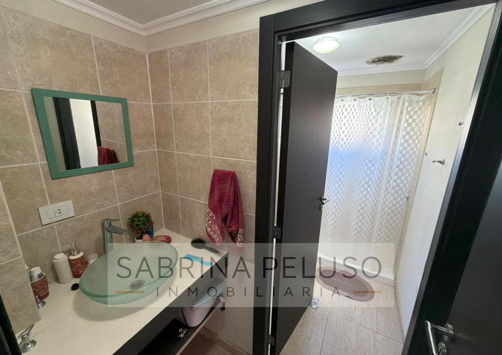 House for Sale in Prados del Oeste: 6 Rooms, Pool, Double-Height Ceiling, Financing Available