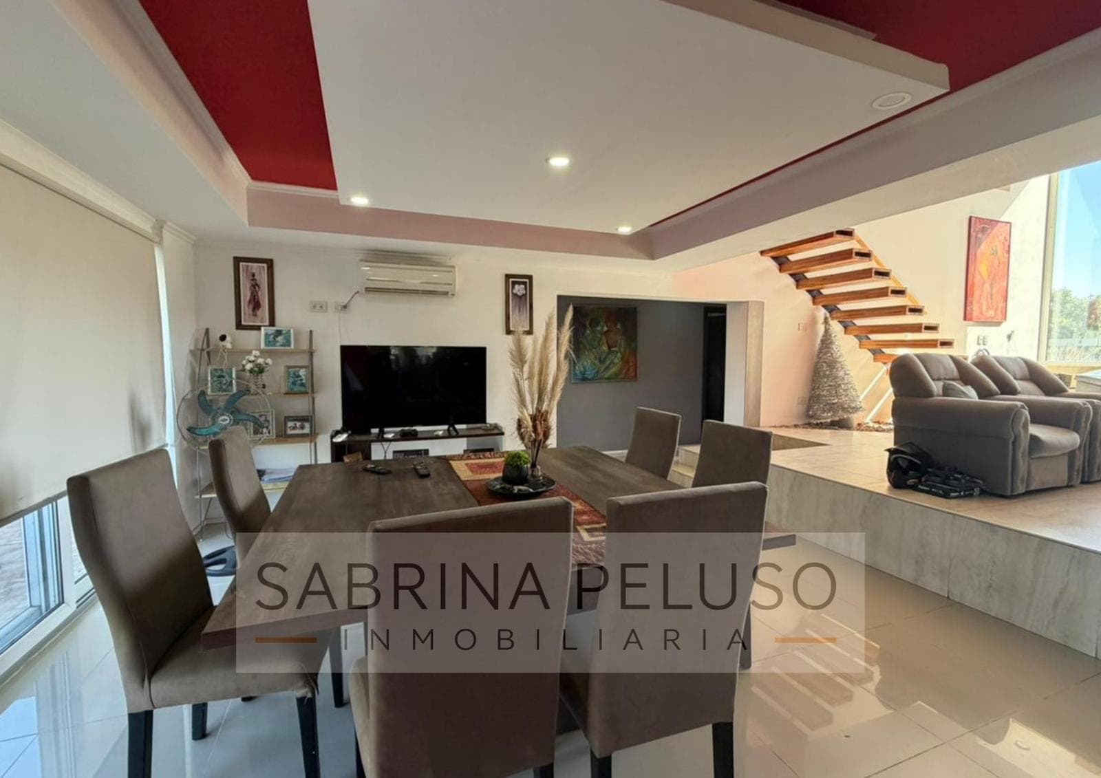 House for Sale in Prados del Oeste: 6 Rooms, Pool, Double-Height Ceiling, Financing Available