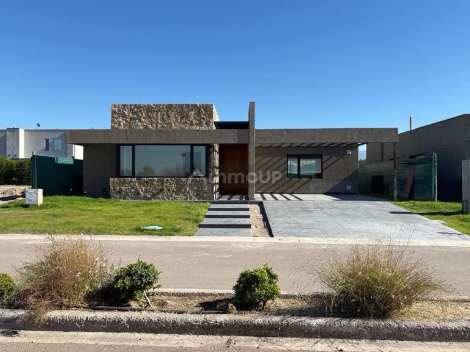 House in Chacras De Coria