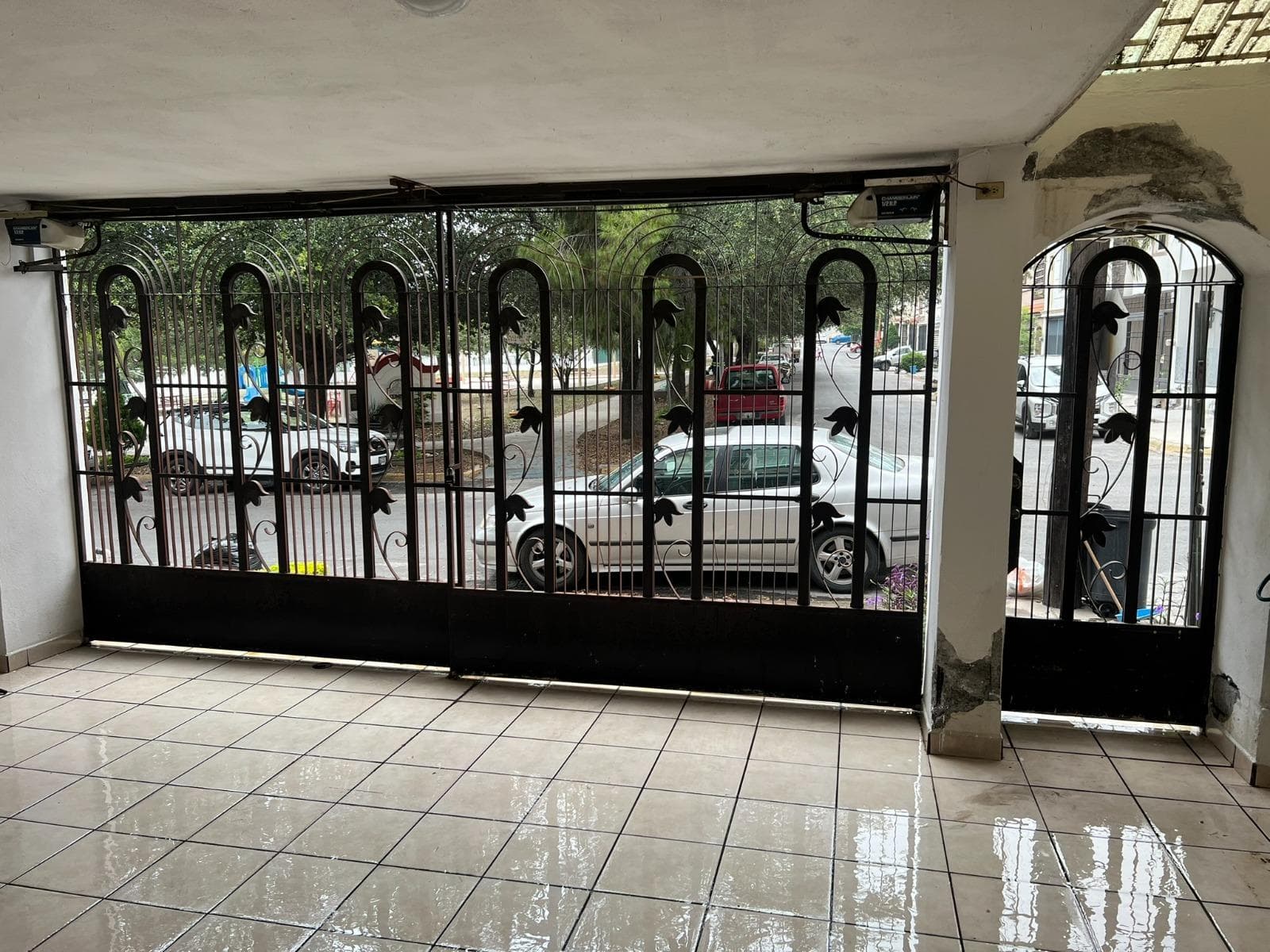 HOUSE FOR SALE IN CIMA DE LAS CUMBRES