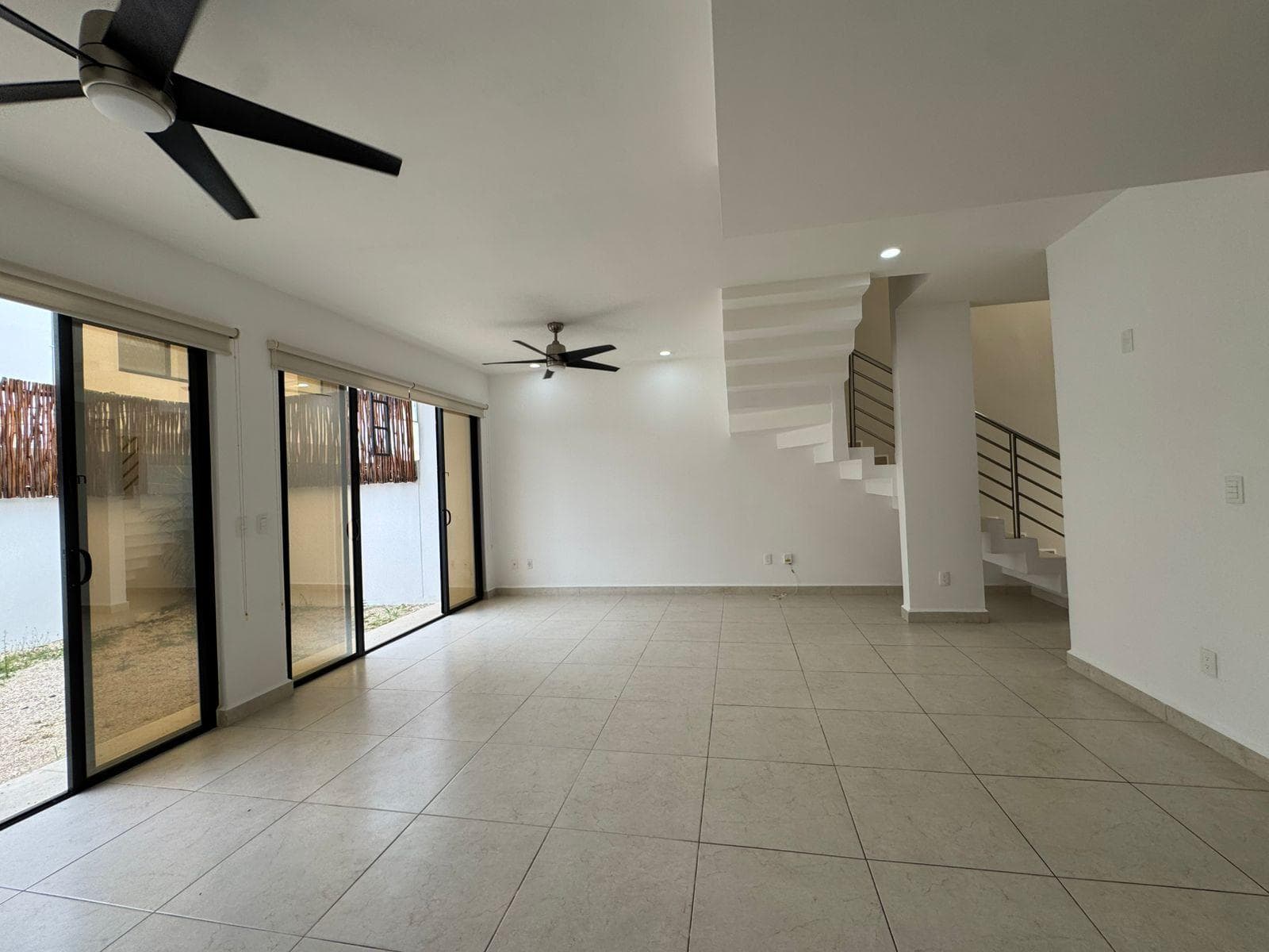 House in the Altaria Residencial Subdivision, UNFURNISHED, 3 bedrooms