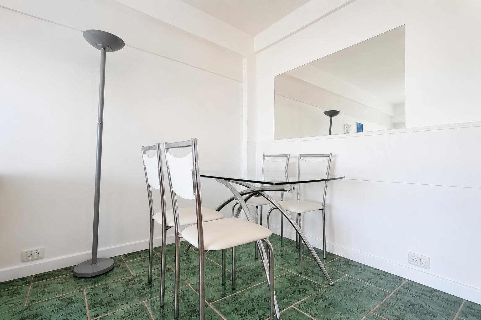 2-room oceanfront apartment