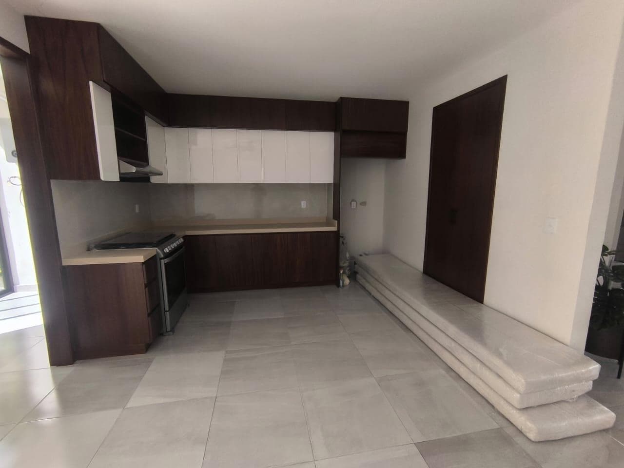 CASA EN VENTA ARBOLADA RESIDENCIAL AV HUAYACAN Y AV 135 CANCUN