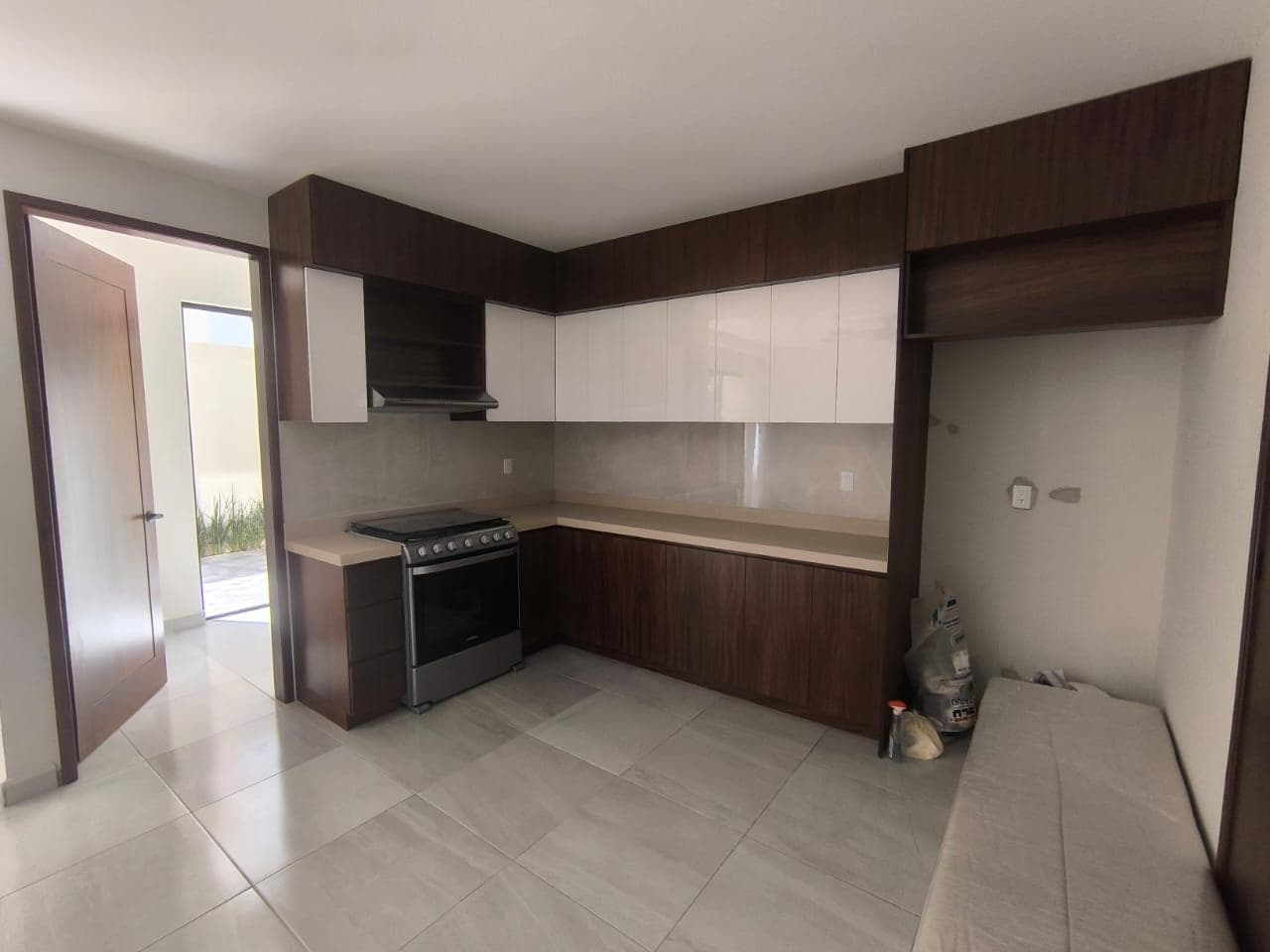 CASA EN VENTA ARBOLADA RESIDENCIAL AV HUAYACAN Y AV 135 CANCUN
