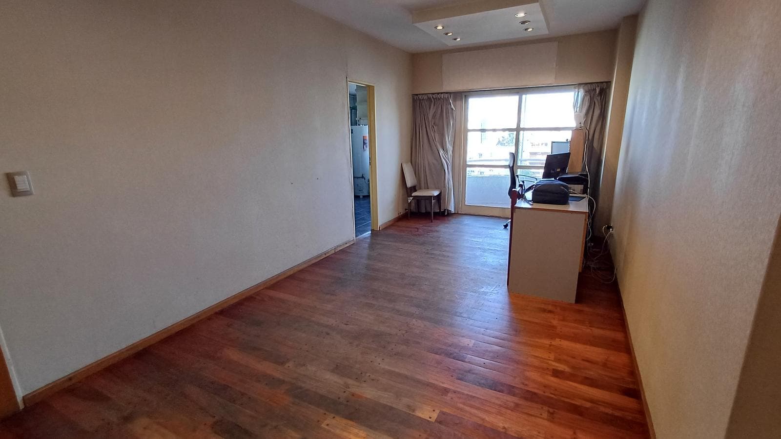 3 ROOMS DECORATED WITH FLOWERS
