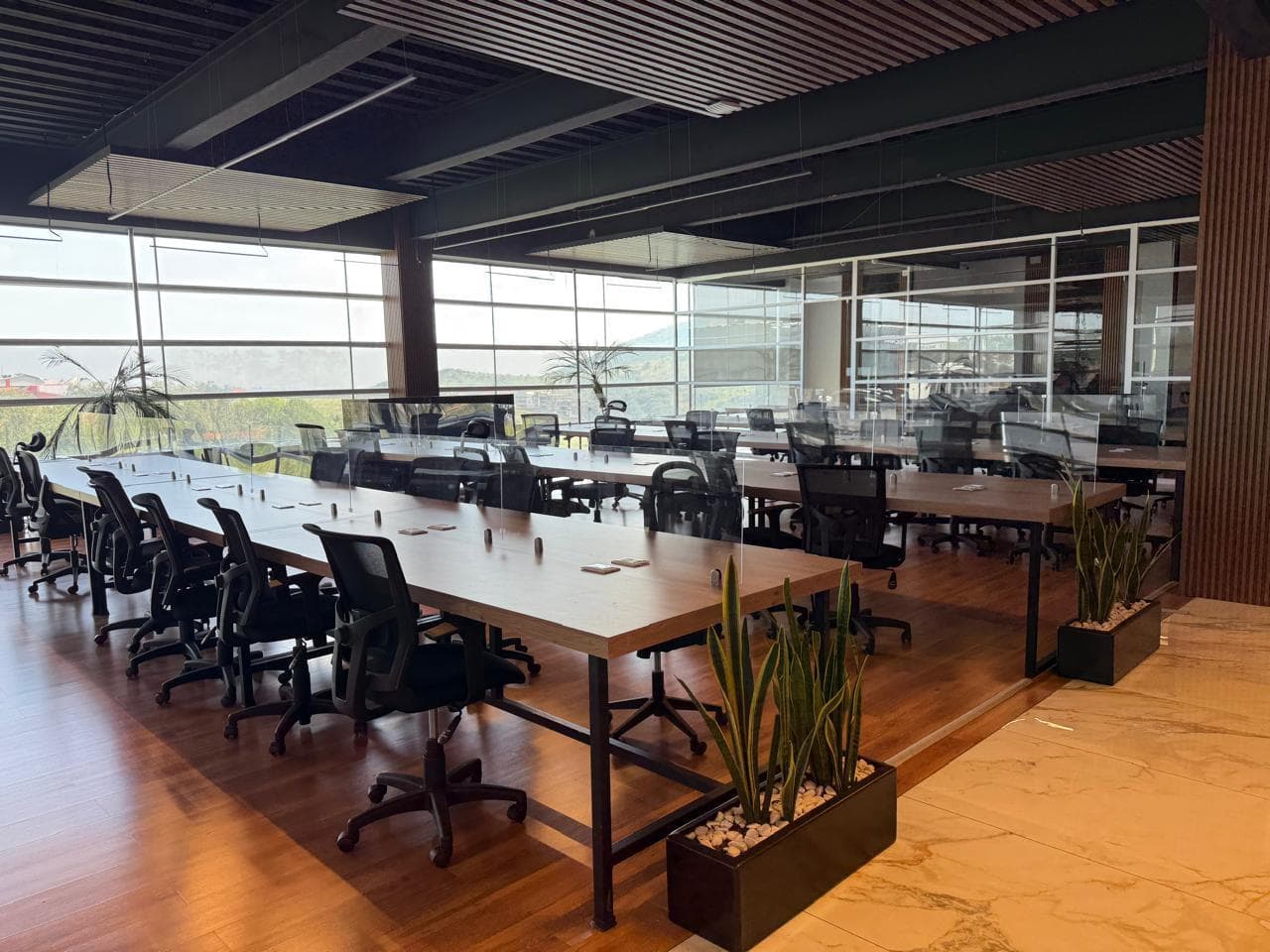 OFFICE FOR RENT in the Esmeralda neighborhood, Atizapán, State of Mexico.