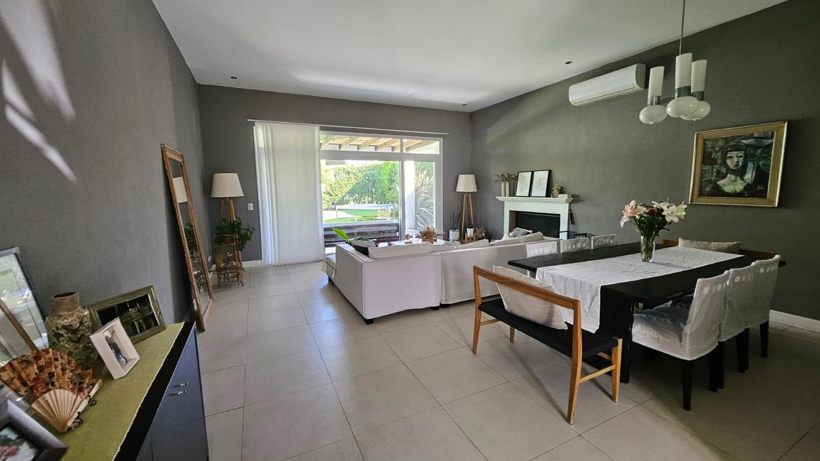 House in a residential neighborhood with an unbeatable location in Barbarita, Bancalari