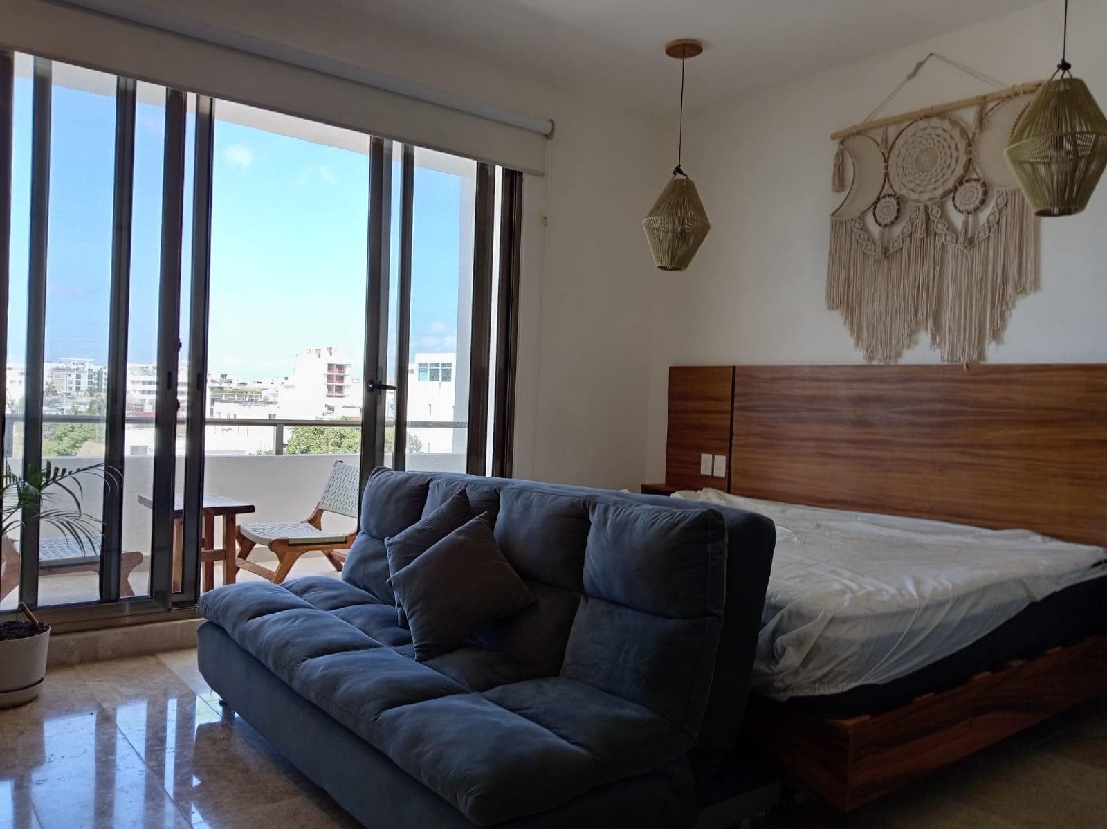 APARTMENT FOR RENT JUST A FEW STEPS FROM 5TH AVENUE