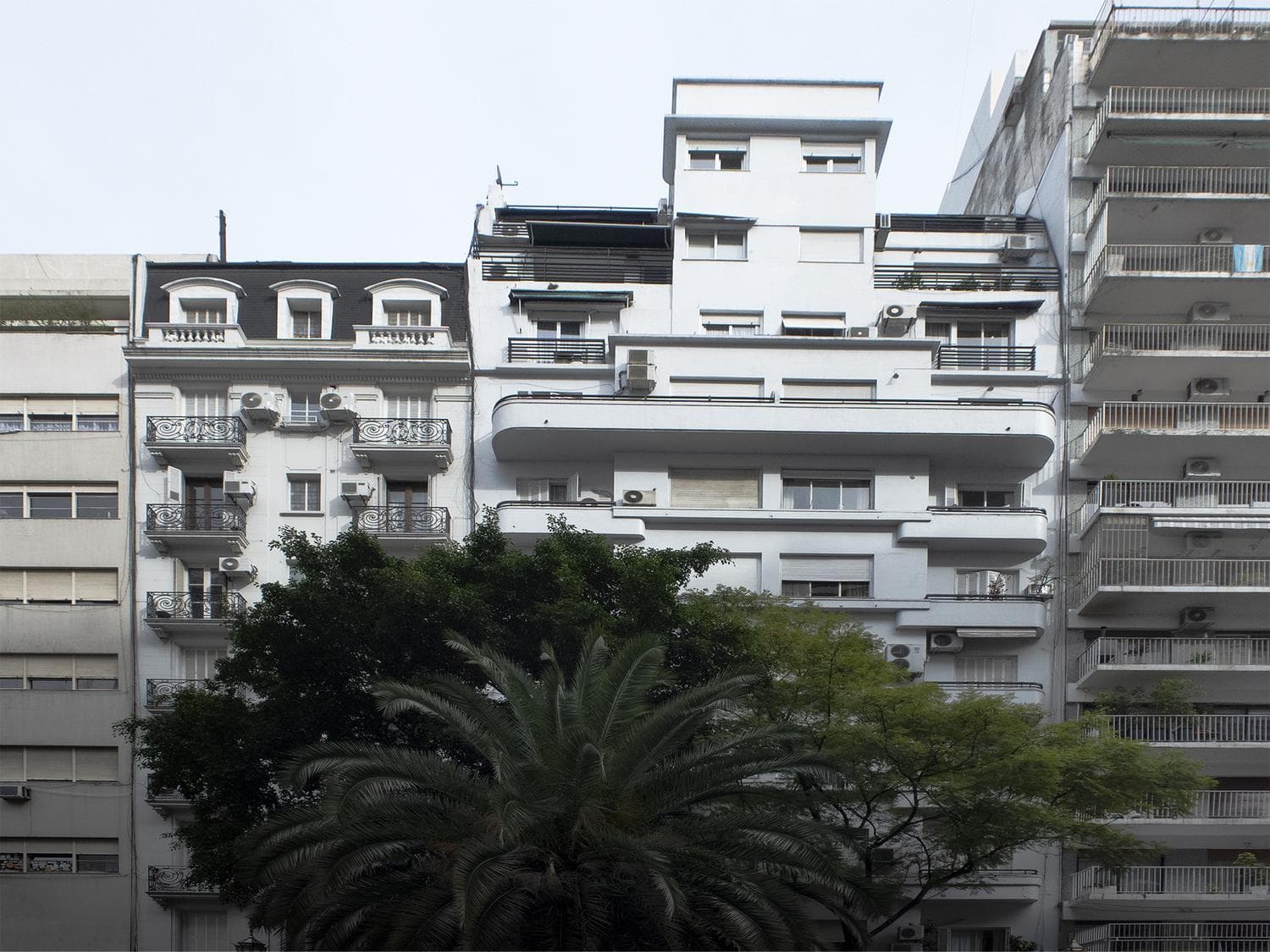A one-bedroom apartment for rent in Recoleta. Unique and very bright