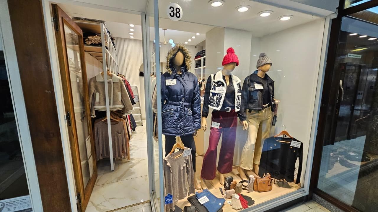 FOR SALE: Local Clothing Store - Downtown, Rosario