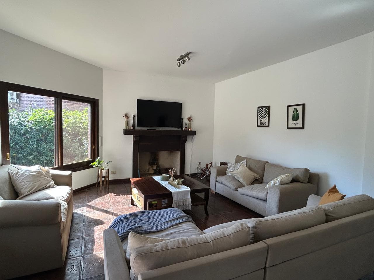 House in Los Laureles
