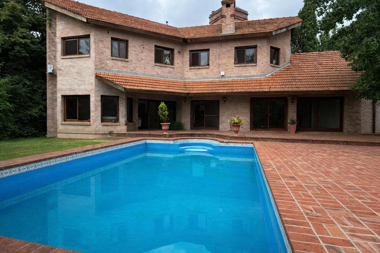 House in Los Laureles