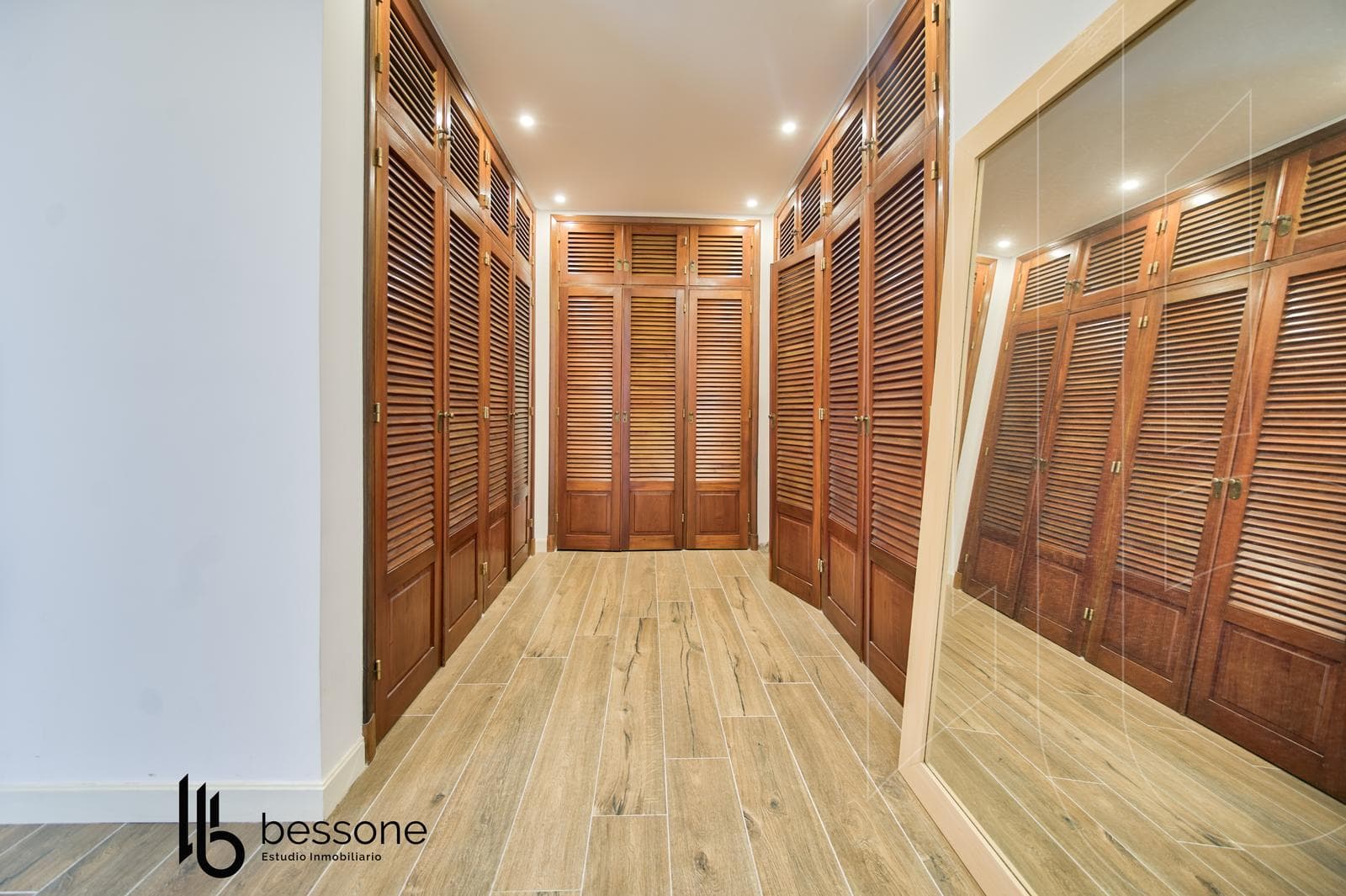Residencia de Diseño Moderno en Parque Luro