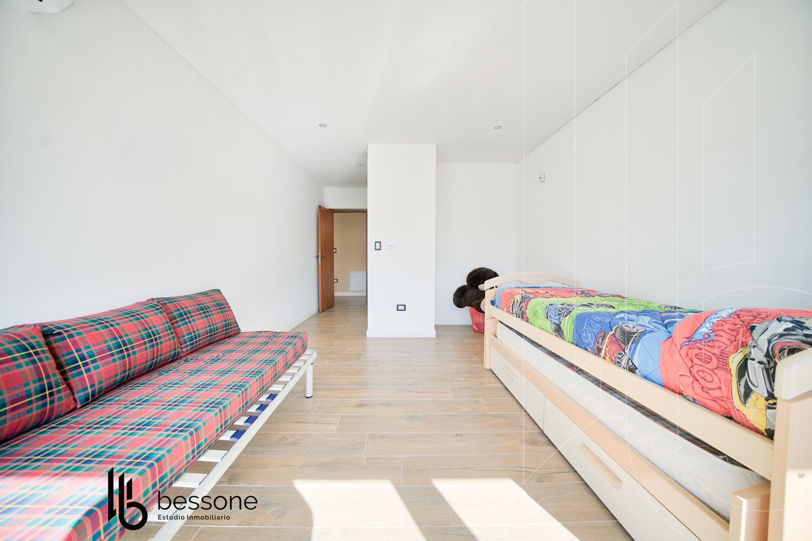 Residencia de Diseño Moderno en Parque Luro