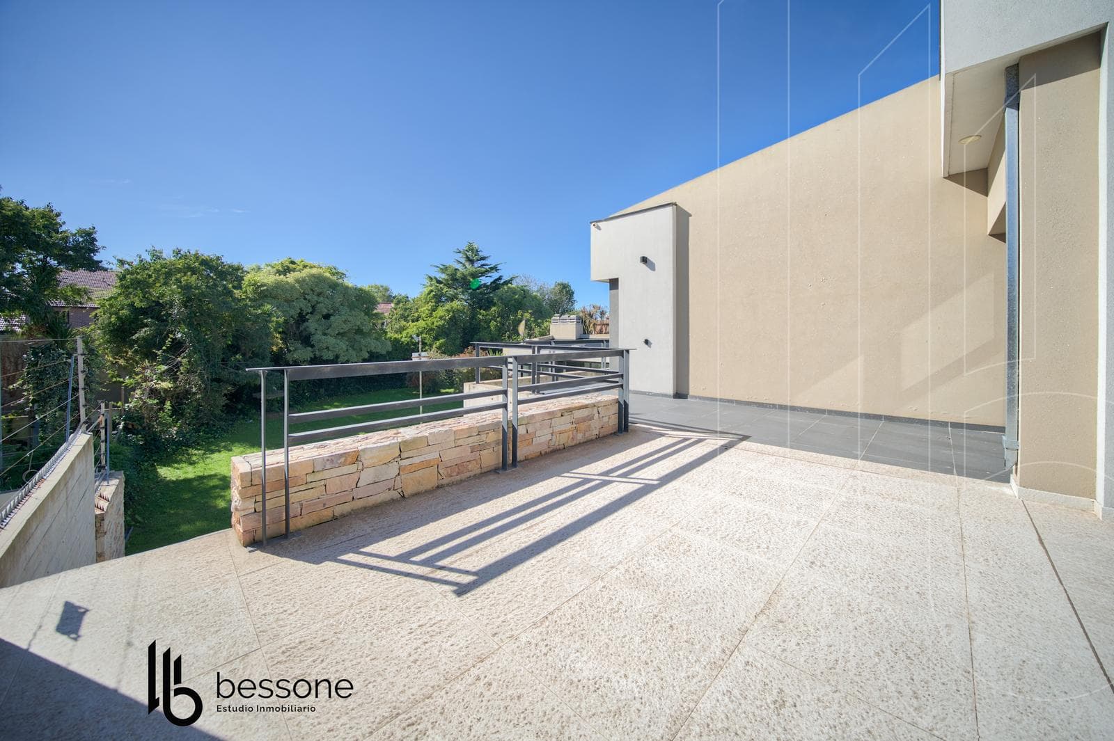 Residencia de Diseño Moderno en Parque Luro