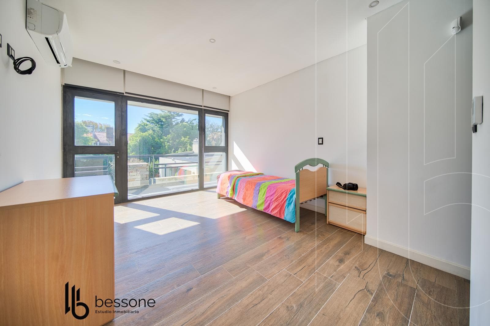 Residencia de Diseño Moderno en Parque Luro