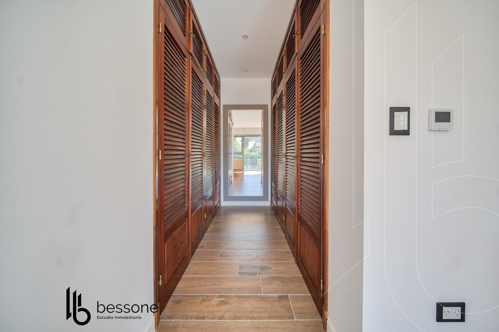 Residencia de Diseño Moderno en Parque Luro