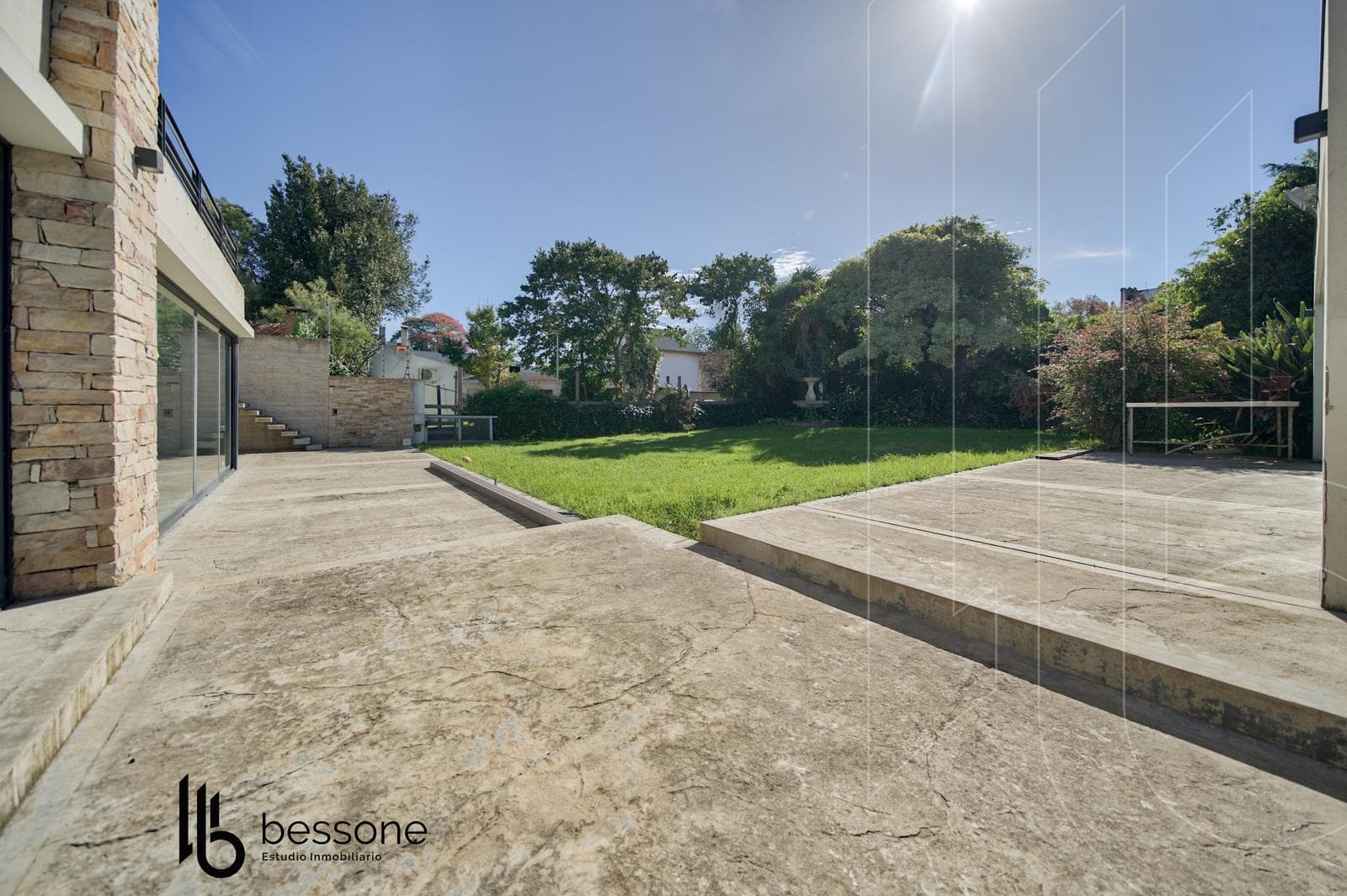 Residencia de Diseño Moderno en Parque Luro