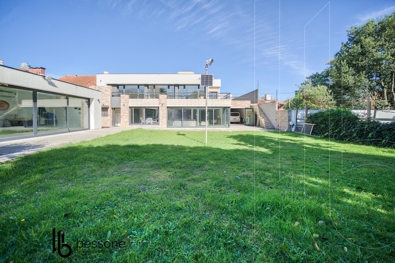 Residencia de Diseño Moderno en Parque Luro