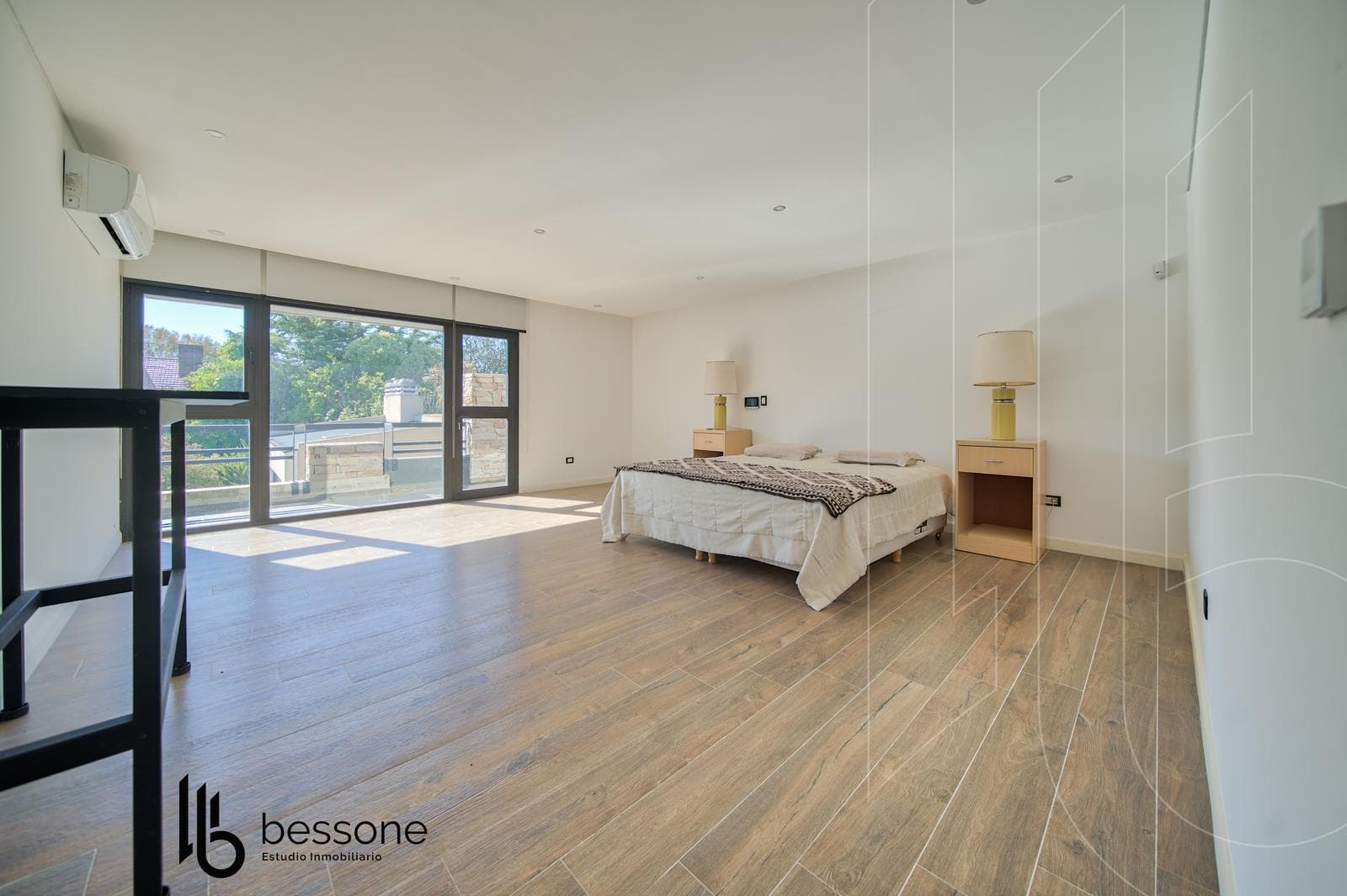 Residencia de Diseño Moderno en Parque Luro