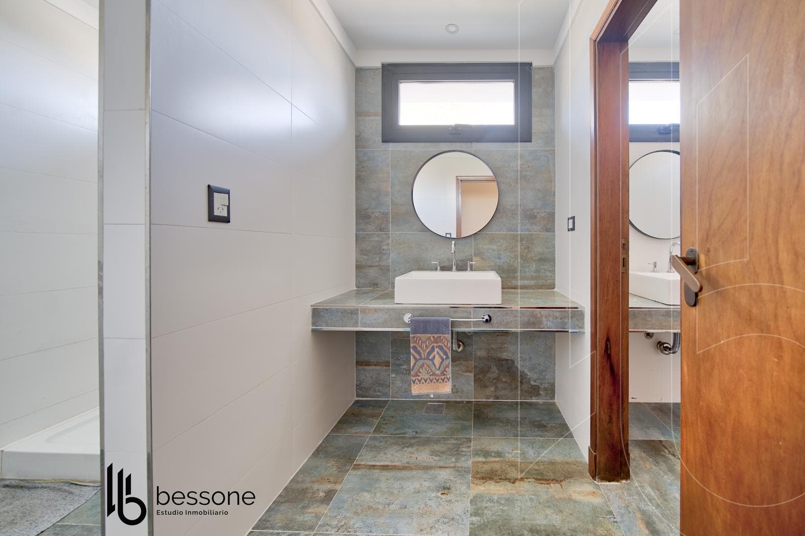 Residencia de Diseño Moderno en Parque Luro