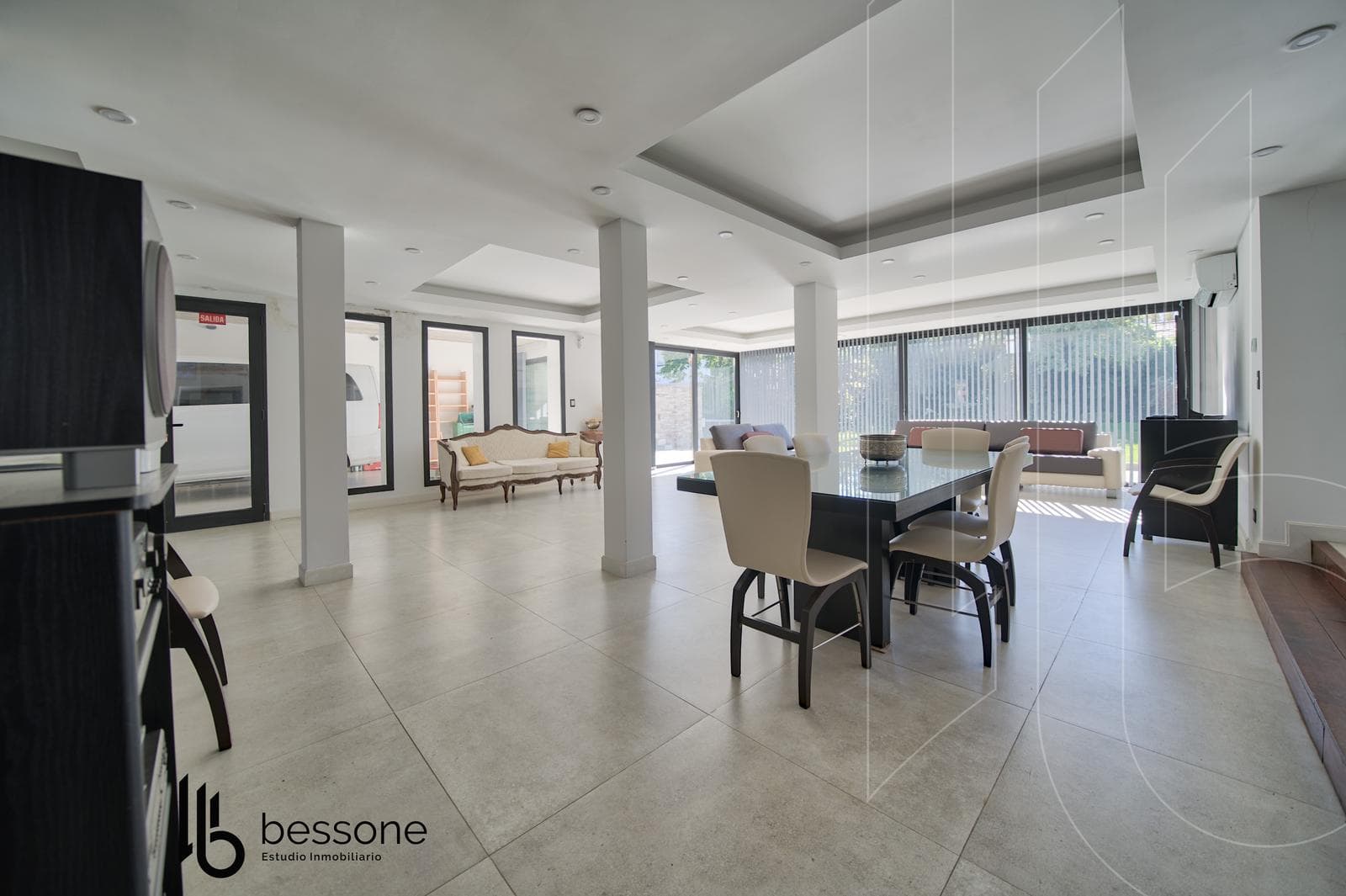 Modern Design Residence in Parque Luro