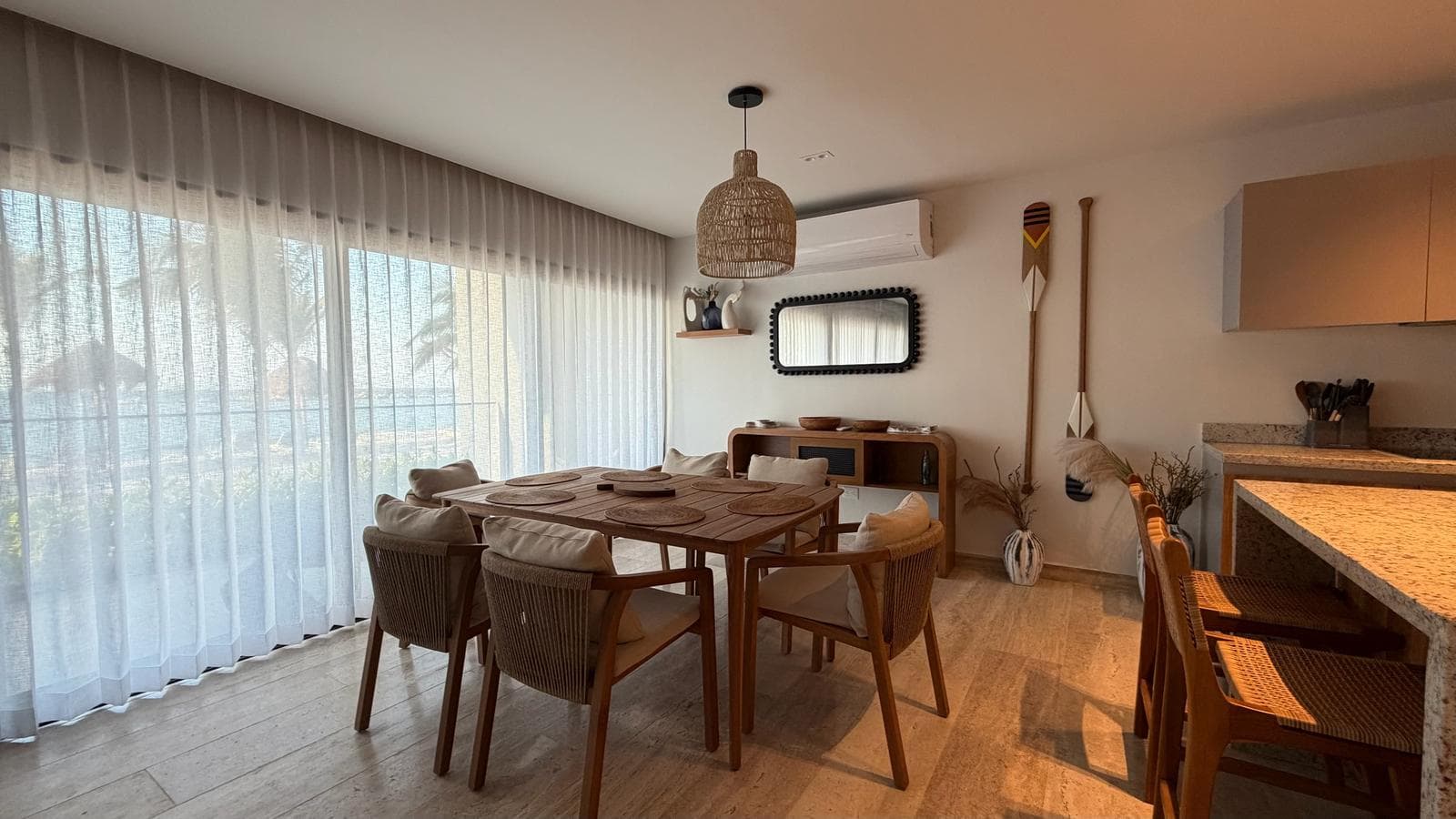 Beachfront apartment for sale (furnished)* in Yucalpetén