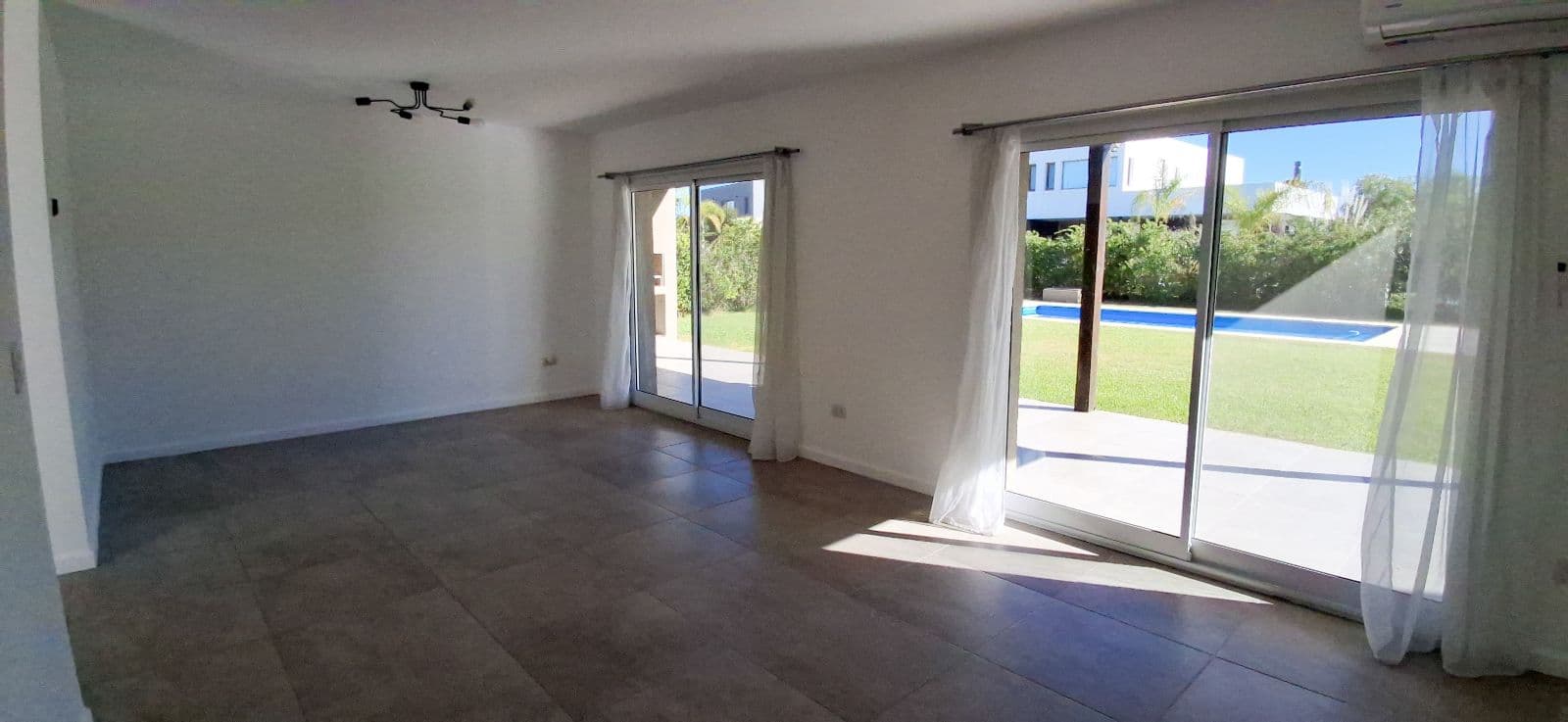 House for Sale in the Vistas Neighborhood, Puertos del Lago Escobar. 3 Bedrooms, Office, Pool. Northern Greater Buenos Aires