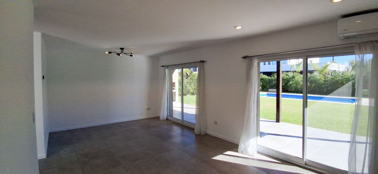 House for Sale in the Vistas Neighborhood, Puertos del Lago Escobar. 3 Bedrooms, Office, Pool. Northern Greater Buenos Aires