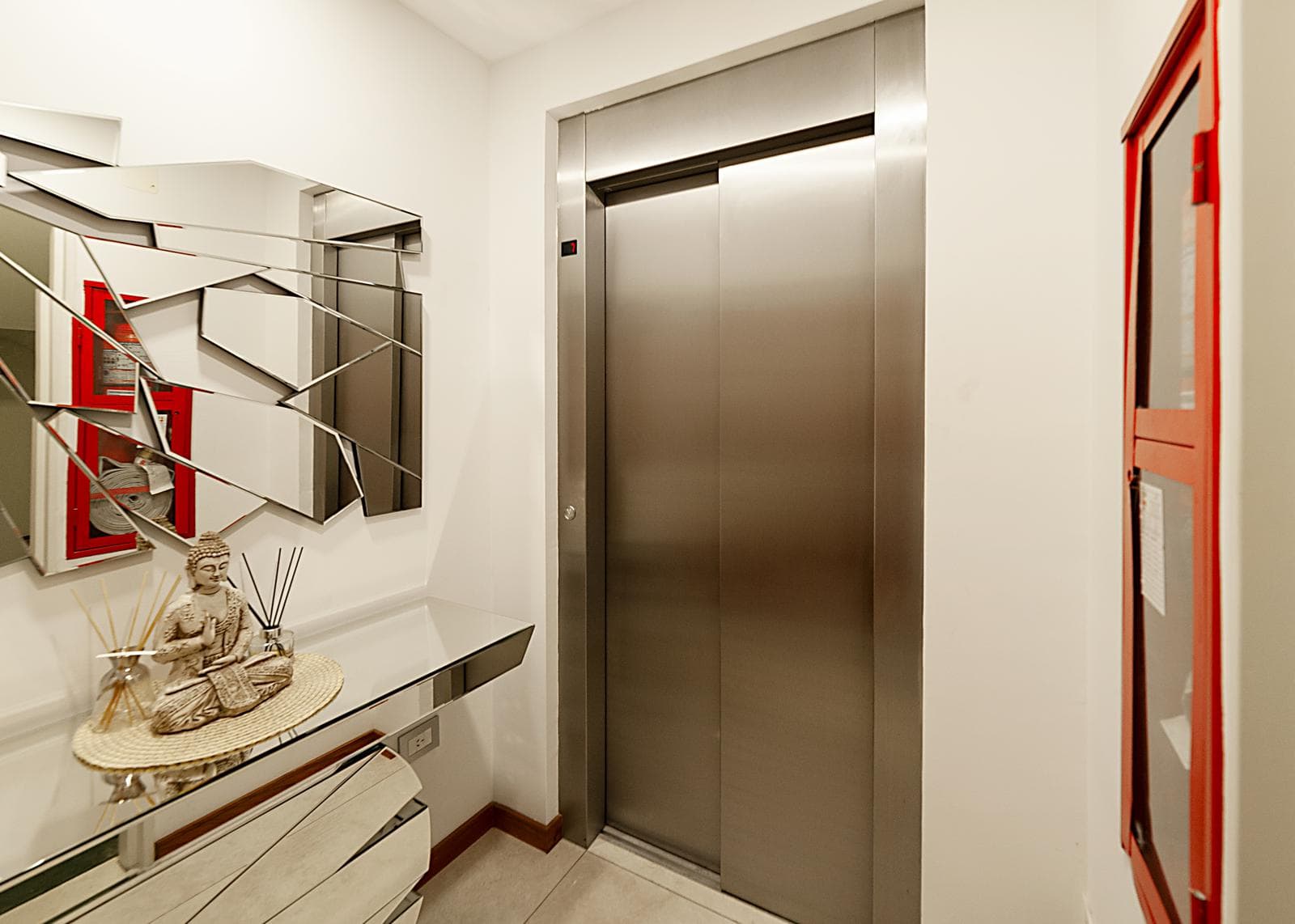 4-room apartment for sale in Belgrano, with a garage and a terrace balcony with a grill.