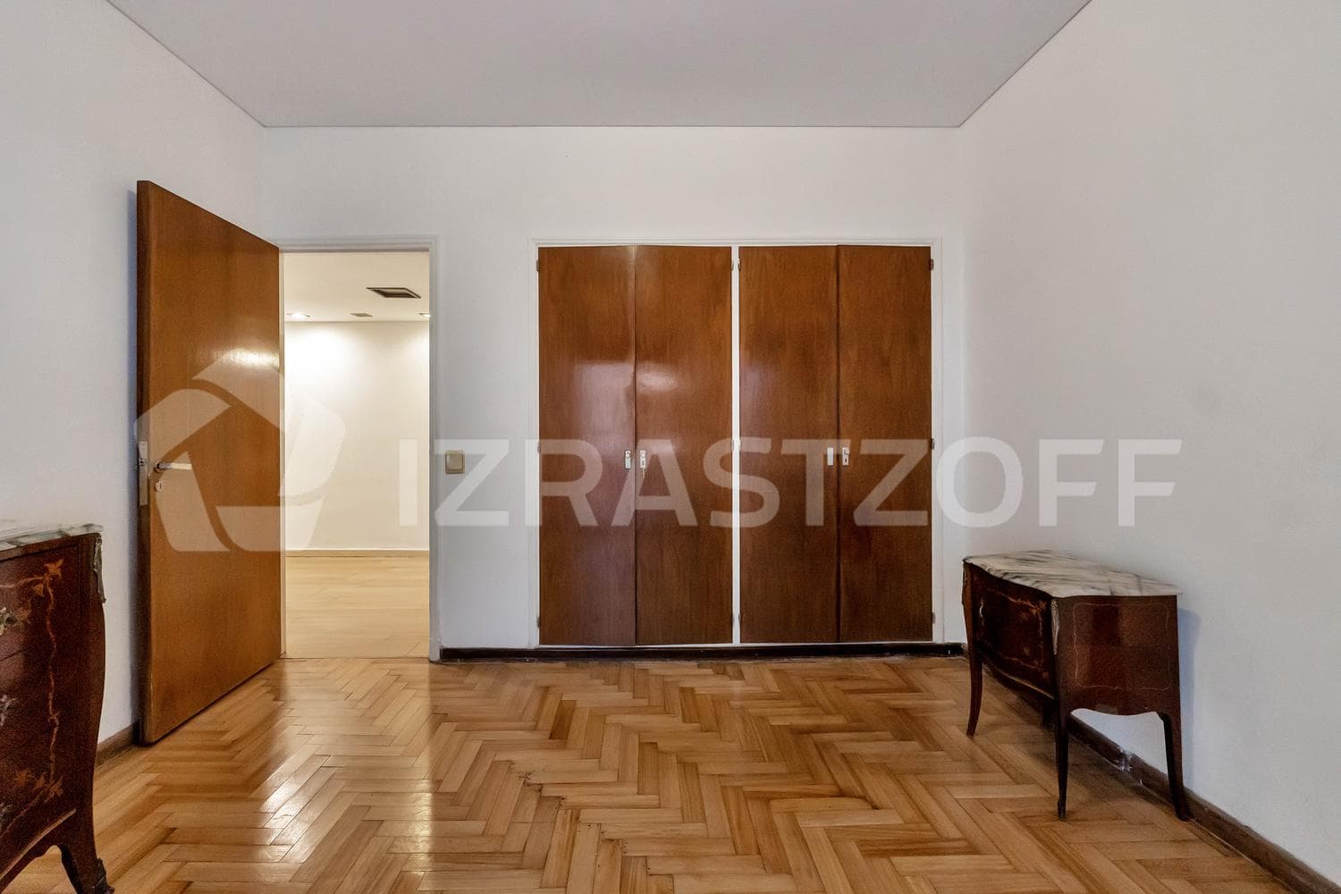 Apartment for Sale in Belgrano: 3-Bedroom with Maid's Quarters and Garage