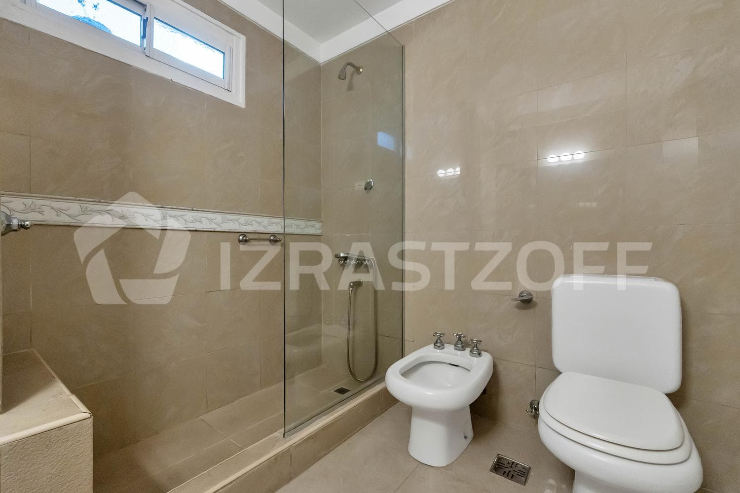 Apartment for Sale in Belgrano: 3-Bedroom with Maid's Quarters and Garage