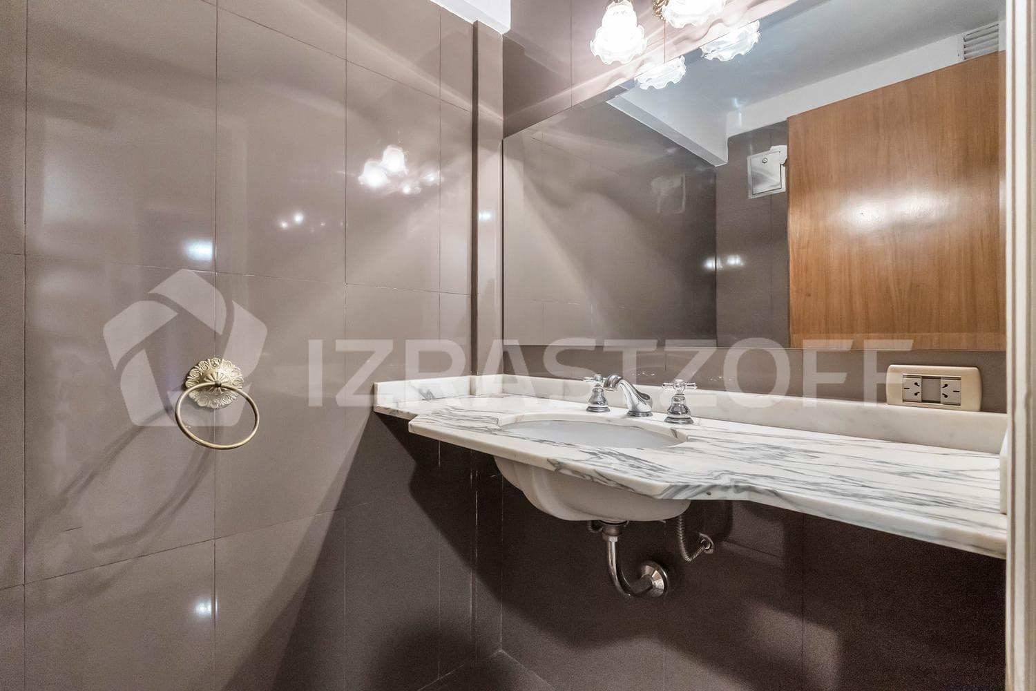 Apartment for Sale in Belgrano: 3-Bedroom with Maid's Quarters and Garage