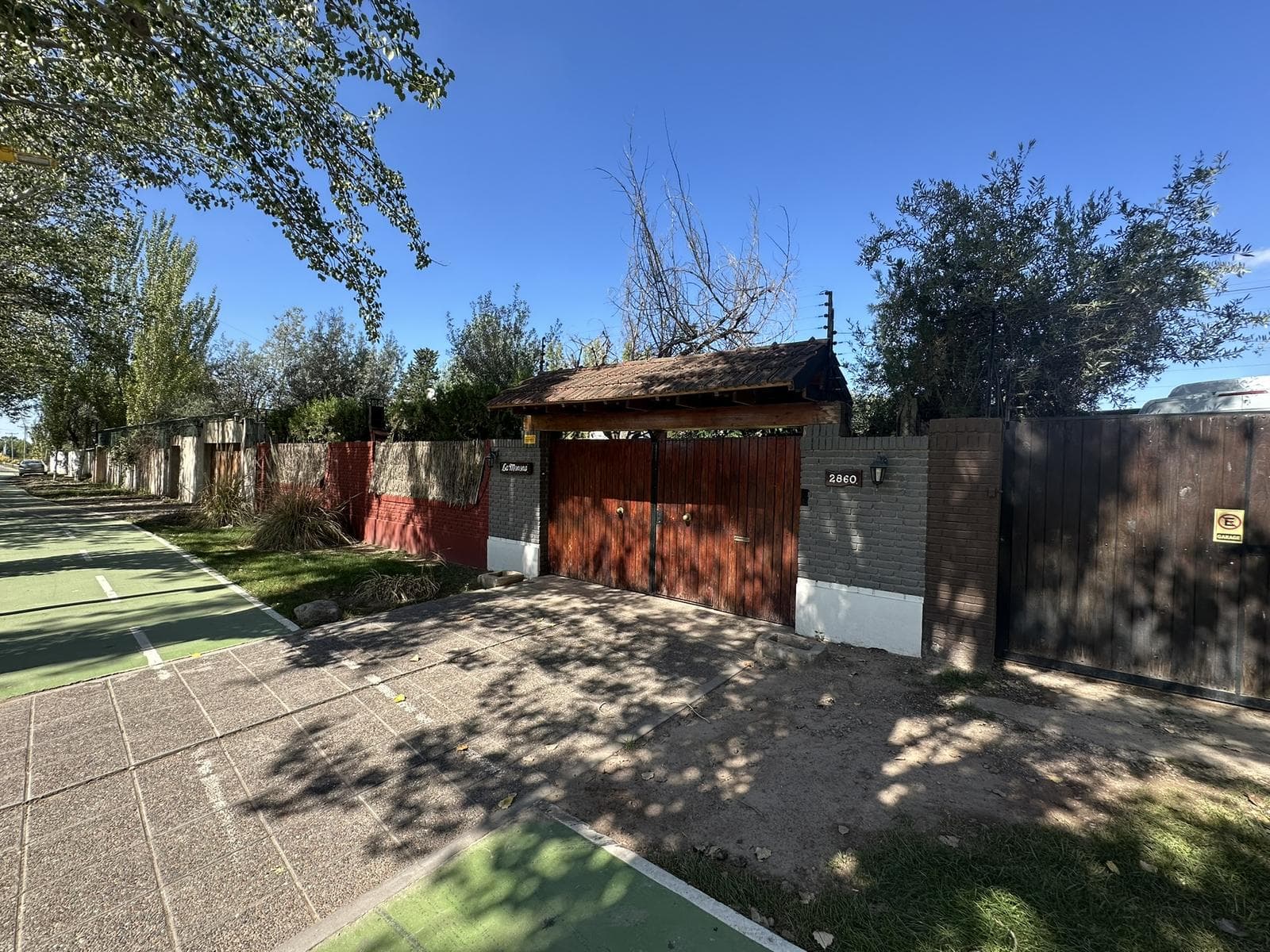 2864 Almirante Brown Street