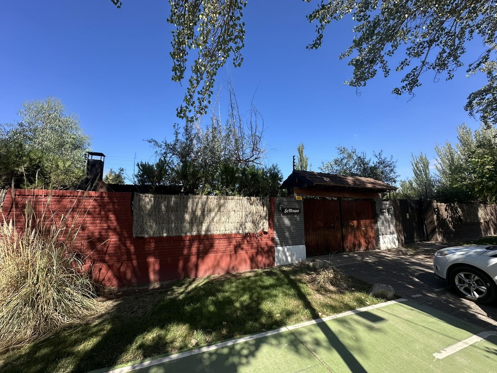 2864 Almirante Brown Street