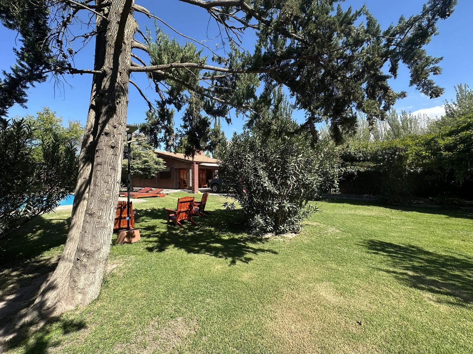2864 Almirante Brown Street