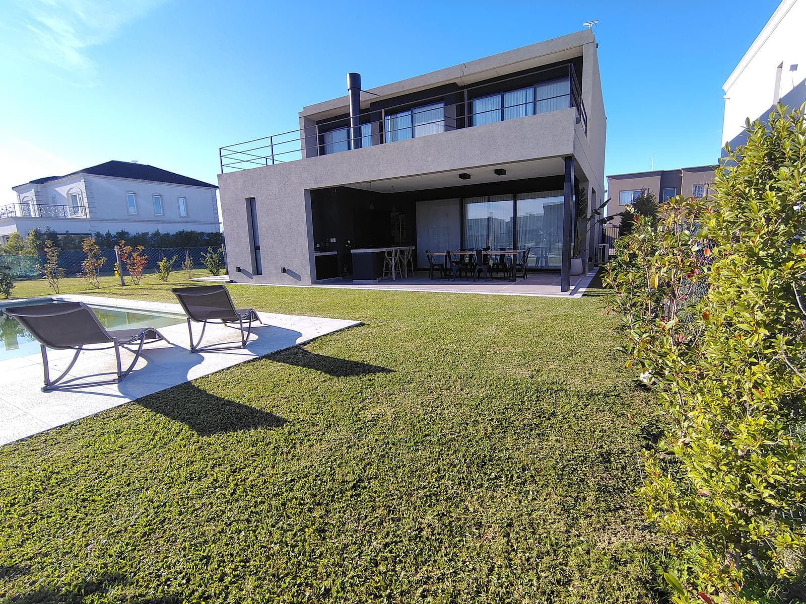 Vila Marina II Neighborhood. 4300 Todos los Santos Blvd.,