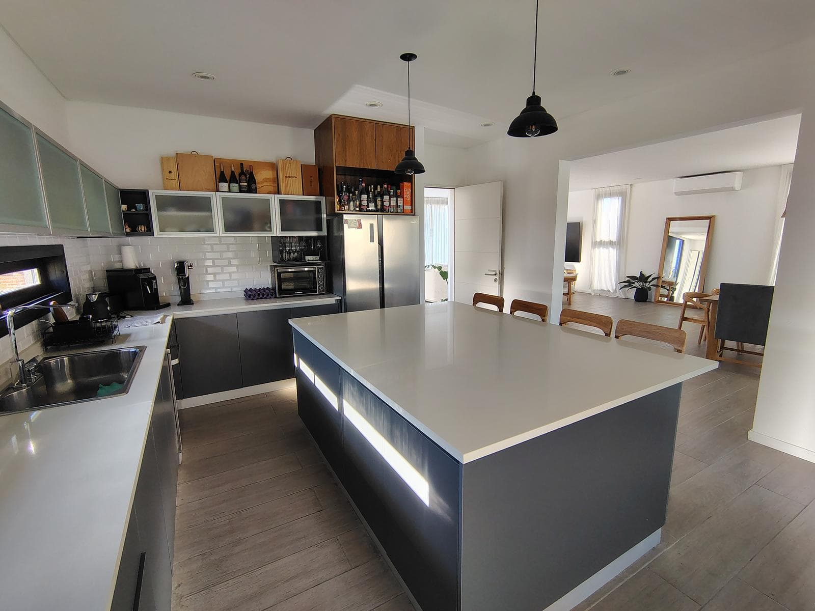 Vila Marina II Neighborhood. 4300 Todos los Santos Blvd.,
