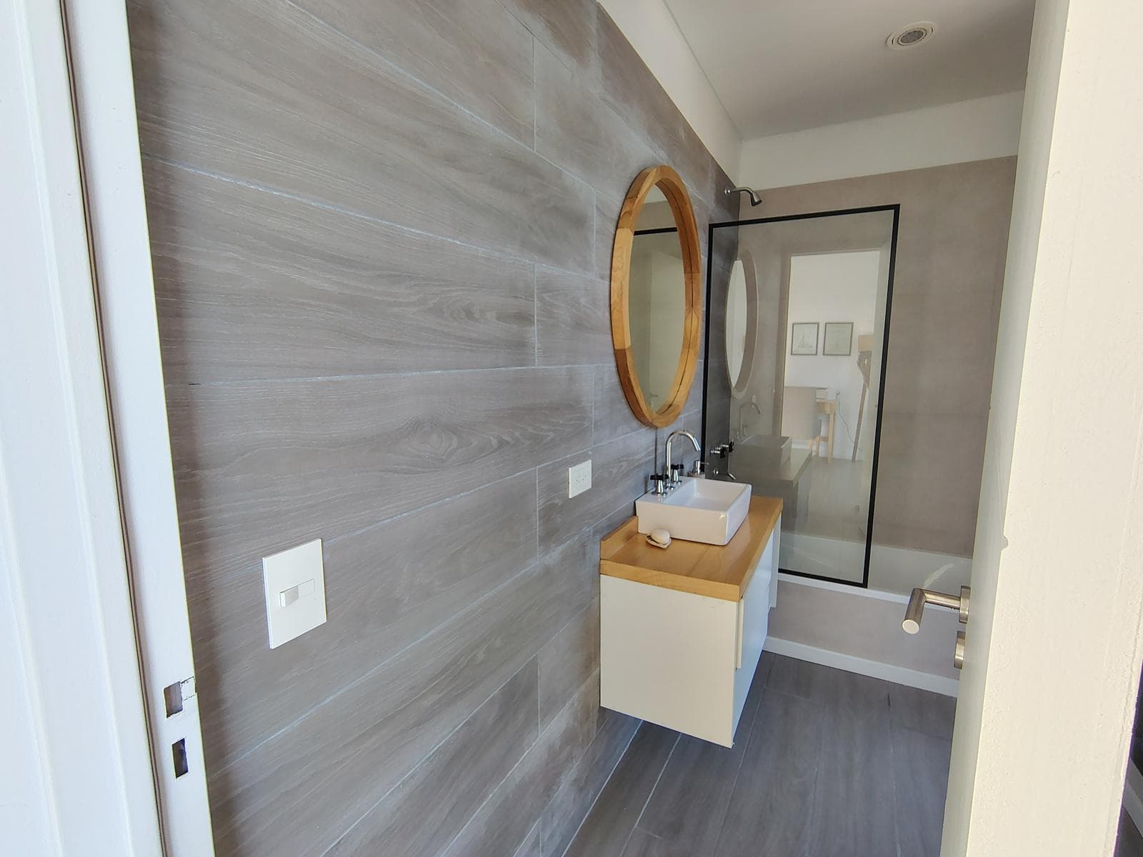 Vila Marina II Neighborhood. 4300 Todos los Santos Blvd.,