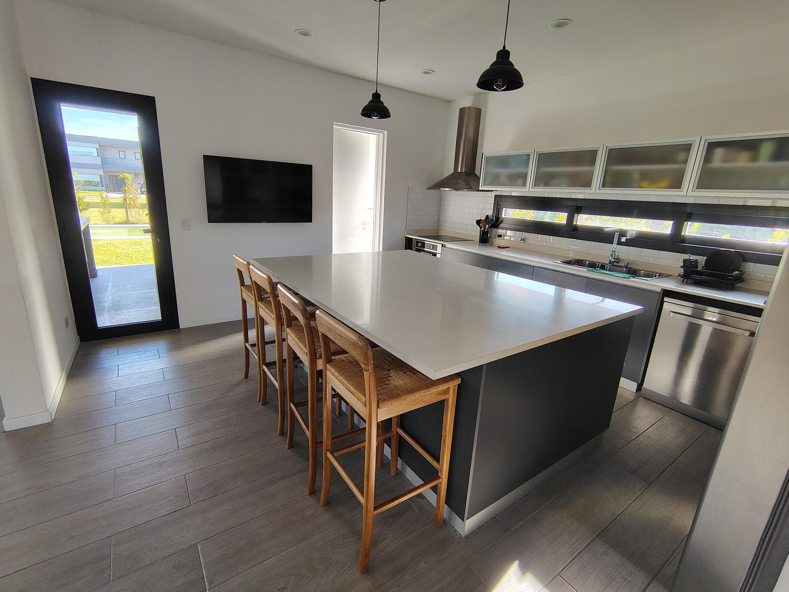 Vila Marina II Neighborhood. 4300 Todos los Santos Blvd.,